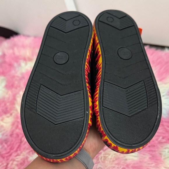 Wonder Nation Black Sneakers with Fiery Red Trim - Picture 5 of 6